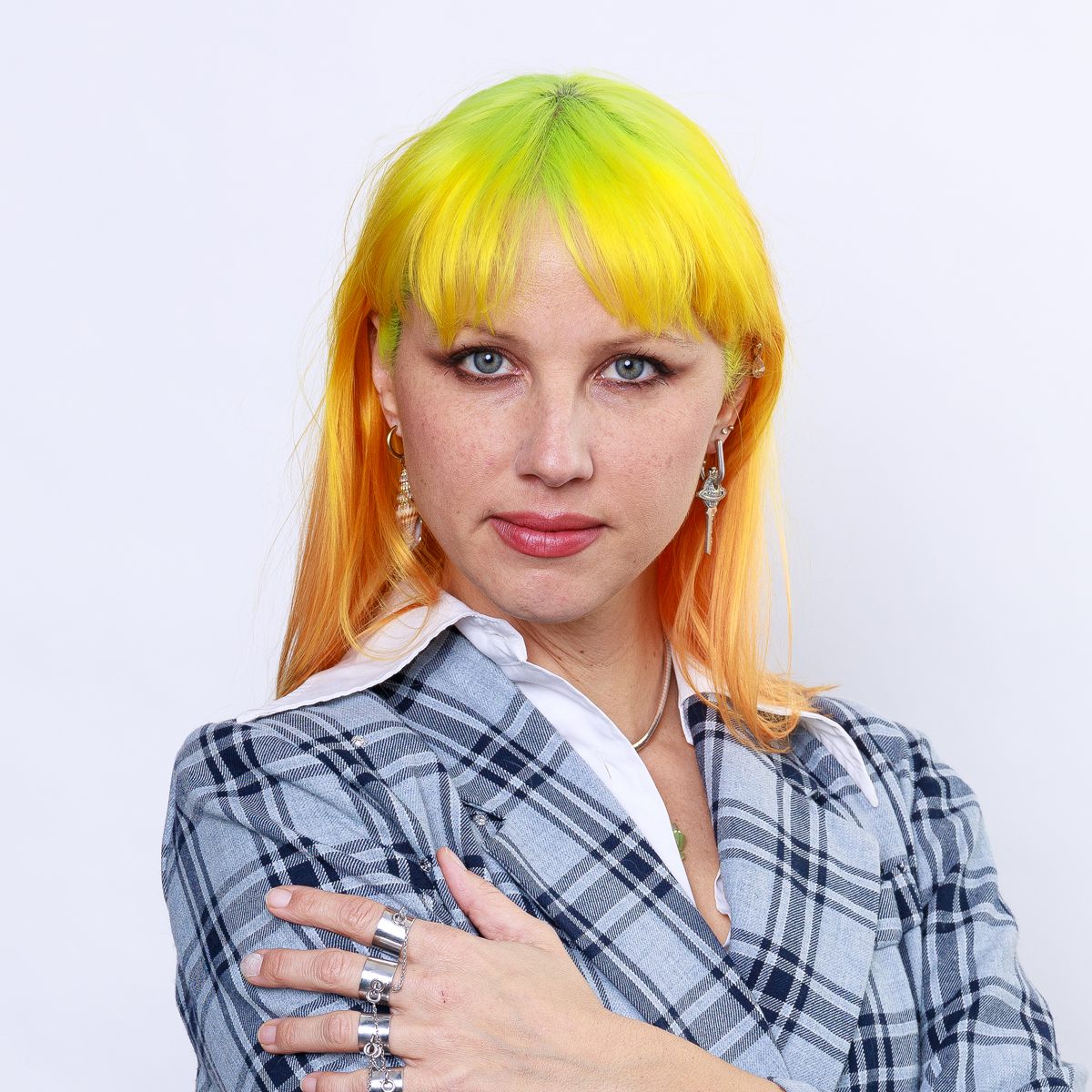 Lisa Katnić, Stilist și designer de costume