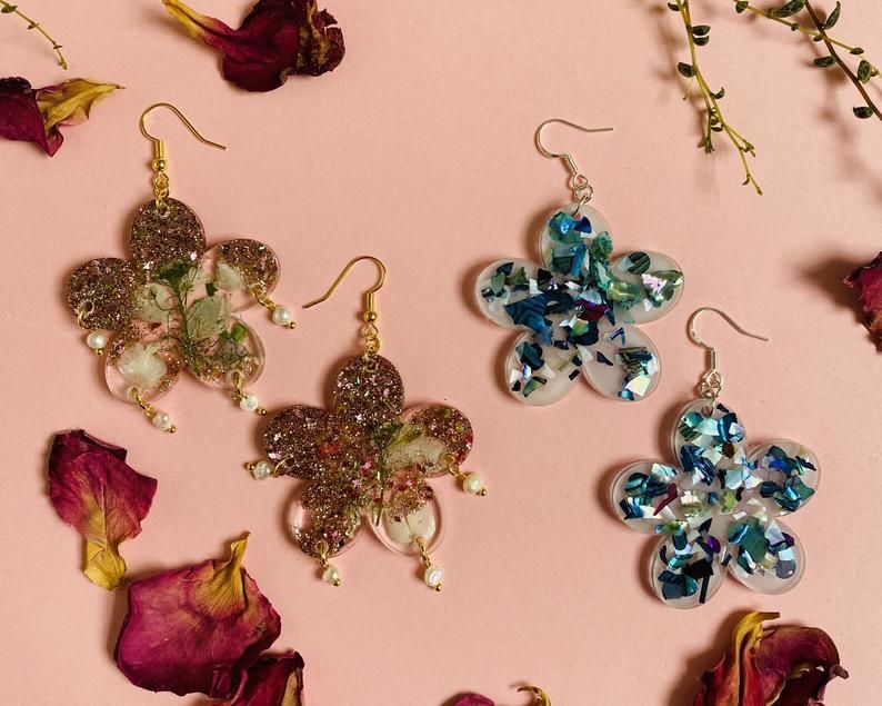 Create Unique Resin Jewelry: A Course by Mia Winston-Hart by Mia Winston-Hart
