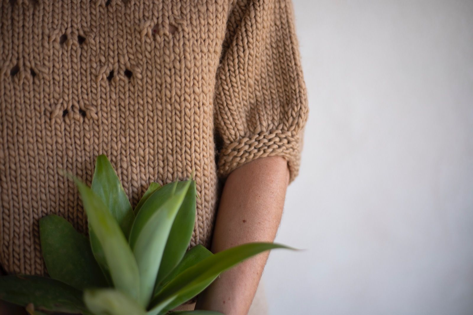 Diseña tu Propia Ropa Tejida: Aprende con Carmen García de Mora by Carmen García de Mora
