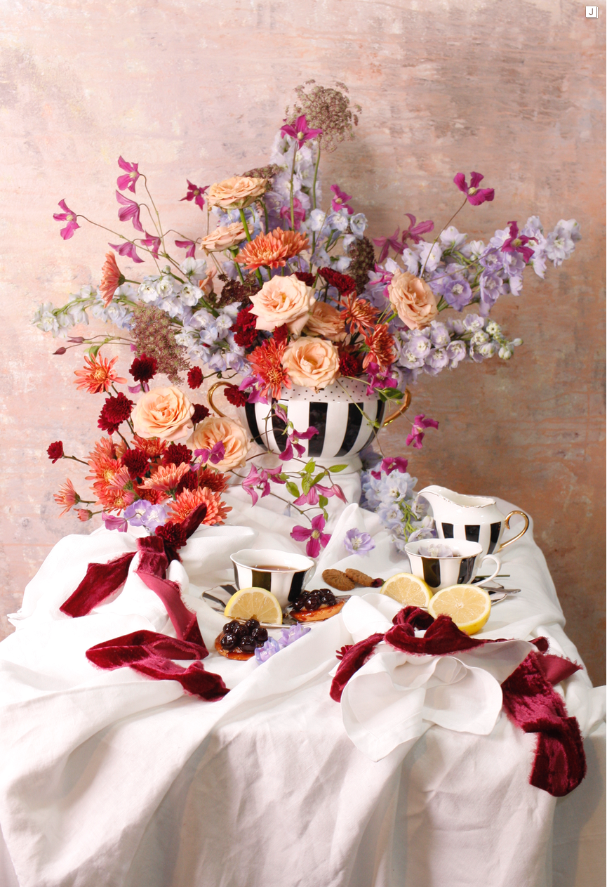 Floral Arrangement Made Simple: Savia Bruta's Guidance by Savia Bruta Flower School