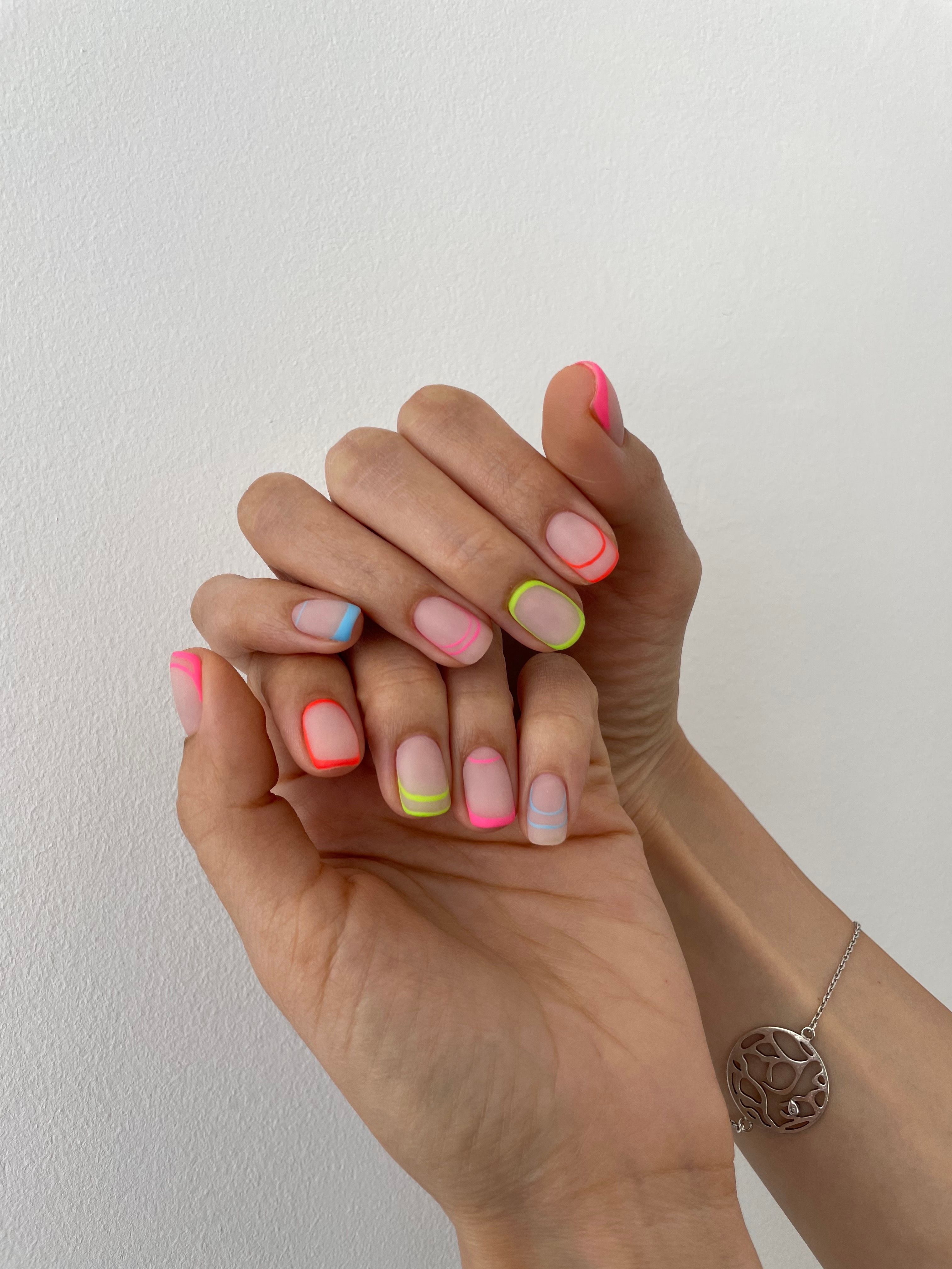 7. Domina el Arte del Nail Art: El Curso de Violetta Kurilenko