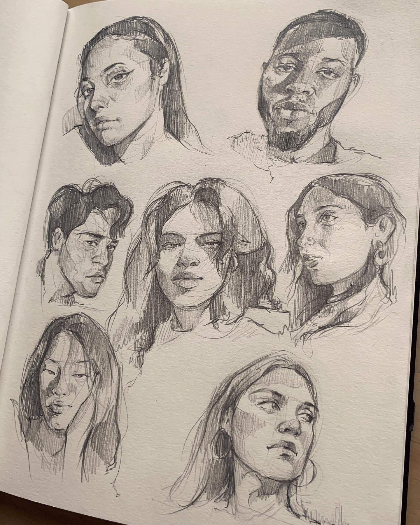 Portrait Sketching for Beginners: Anaïs Gonzalez's Course by Anaïs Gonzalez