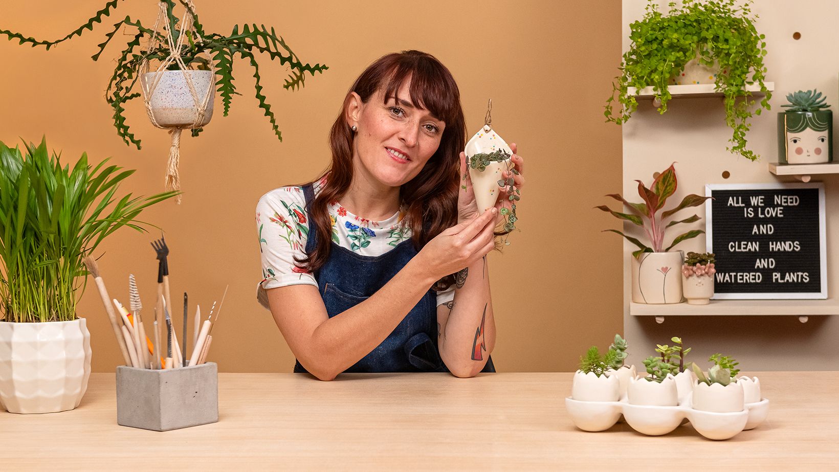 Creación de macetas de cerámica con personalidad