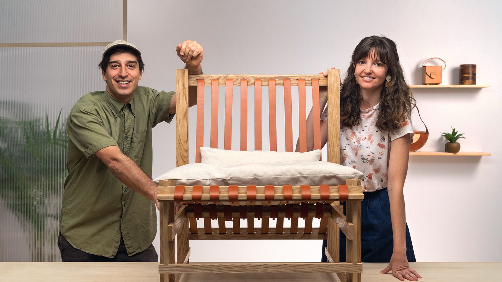 Carpintería artesanal: crea muebles con madera y cuero