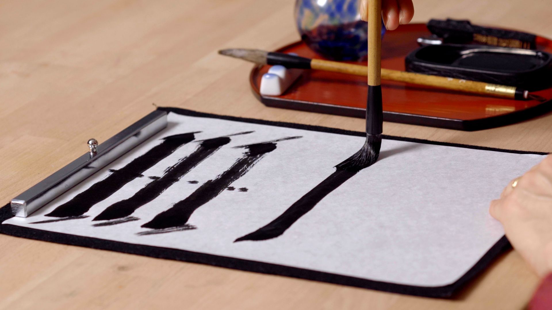 Japanese Calligraphy Tutorial: 4 Basic Lines for Beginners | Domestika