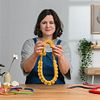 Introdução à bijuteria de corda: faça seu próprio colar. Curso de Craft por Beth Pegler