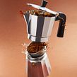 Cafetera!. Photograph project by Martí Sans - 04.28.2015