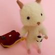 Ratón realizado en Needle felting y Plastilina polimérica. Animação, Animação de personagens, Design, Design de brinquedos, e Design de personagens projeto de Carolina Alles - 19.12.2017