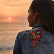 Chaqueta Denim intervenida con bordado creativo -2-. Fine Arts, Embroider, Creativit, and Design project by Josefina Allendes - 11.26.2019