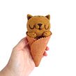Scoopsie Salted Caramel. Un proyecto de Bellas Artes, Artesanía, Diseño de personajes, Escultura y Art to de droolwool - 07.02.2020