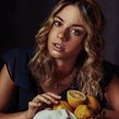 Fruit & Gold. Un progetto di Fotografia e Ritocco fotografico di Iris Encina - 24.08.2020