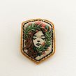 Embroidered portrait brooches. Un projet de Broderie de Defne Güntürkün - 04.03.2021