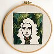 Embroidered portrait hoops. Un projet de Broderie de Defne Güntürkün - 01.01.2019