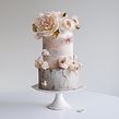 Botanically inspired cake design - Marbled Textures & Sugar Flowers. Design, Arts, Crafts, Sculpture, Floral, and Plant Design project by Cynthia Irani - 03.09.2021