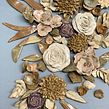 Arreglo Floral de pared en cerámica. Un proyecto de Artesanía, Cerámica, Escultura y Diseño de Kiara Hayashida - 15.03.2021