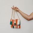 Small Crossbody Purse. Un proyecto de Diseño de complementos, Bordado y Tejido de Micah Clasper-Torch - 27.04.2021