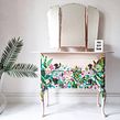 Abstract Floral Dressing Table. Ilustração tradicional, Design e fabricação de móveis, Artes plásticas, Ilustração botânica, Upc, cling, e Criatividade projeto de Chloe Kempster - 07.05.2021