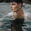 'Narcissus'. Un proyecto de Retoque fotográfico, Fotografía de retrato, Fotografía de moda e Iluminación fotográfica de Angela Garcia - 07.07.2021