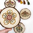 FLOR FOLKY BORDADA EN MADERA. Arts, Crafts, and Embroider project by L´ABU studio - 09.23.2021