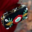 Embroidered clutches for my brand LANUSA. Un progetto di Design e Ricamo di Raquel Ezquerro (Lanusa) - 02.12.2021