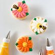 Daisy and Bee Cupcakes. Een project van  Ontwerp y Craft van Liz Shim - 11.01.2022
