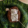 Roly il Riccio / Roly the Hedgehog. Crochet, Amigurumi, Creativit, DIY, and Character Design project by Ilaria Caliri - 01.20.2022