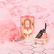 Benefit Cosmetics. Commercial Photograph, Photograph, and Set Design project by Lizzie Darden - 02.11.2022