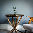Kingslee Side Table. Design e fabricação de móveis projeto de Sandy Buchanan - 15.02.2022