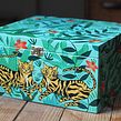 Tigress Painted Box. Ilustração tradicional, Pintura, Pintura Acrílica, Artesanato, e Design projeto de Amy Isles Freeman - 28.03.2022