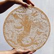 Lastre per tavolo a mosaico, legate al mondo sottomarino. Ceramics, and Traditional illustration project by Clara Holt - 03.29.2022