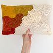 Les coussins colorés. Un proyecto de Artesanía, Diseño de complementos, Punch needle, Costura y Tejido de Bérénice Robert - 18.07.2022