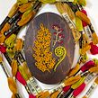 Botanical Embroidery on Wood. Een project van Craft, Borduurwerk y Houtbewerking van Sara Pastrana (Flourishing Fibers) - 17.10.2022