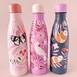 Butterfly, Cockatoo and Sloth - Sho Reusable water bottles Ein Projekt aus dem Bereich Traditionelle Illustration, Produktdesign und Musterdesign von Tati Abaurre - 18.11.2022