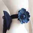 Denim Flower Choker Ein Projekt aus dem Bereich Design, Textildesign und Modedesign von Svetlana Faulkner - 21.01.2024