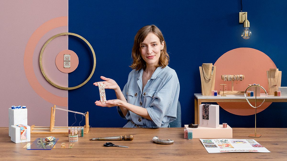 Online Course Beaded Jewelry Design: Weave Elegant Patterns