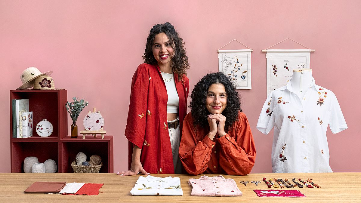 Broderie cu model botanic pentru îmbrăcăminte