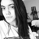 Nicole Navarro Carrera