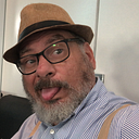 Luis César Parra Valdés.