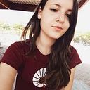 Letícia Lari Canina