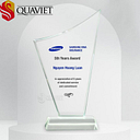 Kỷ niệm chương thủy tinh Quà Việt