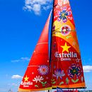 Velero para Estrella Damm y Custo Barcelona. Un proyecto de Bellas Artes, Dirección de arte, Diseño, Diseño de producto, Diseño gráfico, Ilustración tradicional y Marketing de Coral Hernández Finol - 05.05.2014
