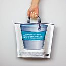 Bolsa solidaria / Phone House. Br, ing, Identit, Product Design, and Graphic Design project by Ana Recuero Sanz - 04.06.2015