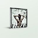 Tierra. Un proyecto de Dirección de arte, Diseño editorial y Diseño gráfico de Cristo Aleister - 31.01.2015