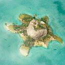 Cartel Cuarto Aniversario Isla Tortuga.. Un proyecto de Dirección de arte y Diseño de Javier Sancar - 01.07.2015