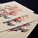 Edición limitada de 15 láminas A3 impresas en serigrafía a dos tintas “Suck my soul and I will lick your emotions” . Design, Serigrafia, Tipografia, e Caligrafia projeto de Juan Carlos Escobar Merchán - 13.10.2015