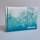 Brandbook Decathlon. Un progetto di Br, ing, Br, identit, Direzione artistica, Design, Fotografia e Illustrazione tradizionale di Oze Tajada - 22.05.2016