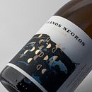Black Plains. Packaging, and Graphic Design project by Dailos Pérez González - 08.07.2016