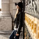 Follow the hat. Een project van Fotografie van Catherine Hergueta - 06.09.2016
