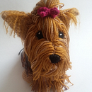 Yorkie tejido (amigurumi). Un proyecto de Artesanía y Diseño de juguetes de Andrea Anaya - 19.05.2016