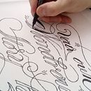 Lettering sobre tela. Un proyecto de Caligrafía, Diseño gráfico y Tipografía de LetteringShop - 06.10.2016